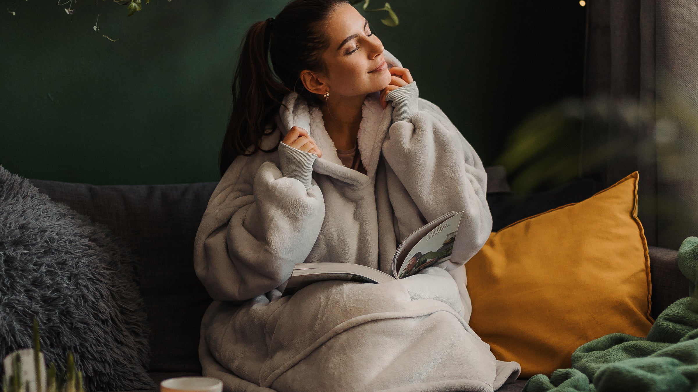 5 Reasons to LOVE our Hooded Blankets
