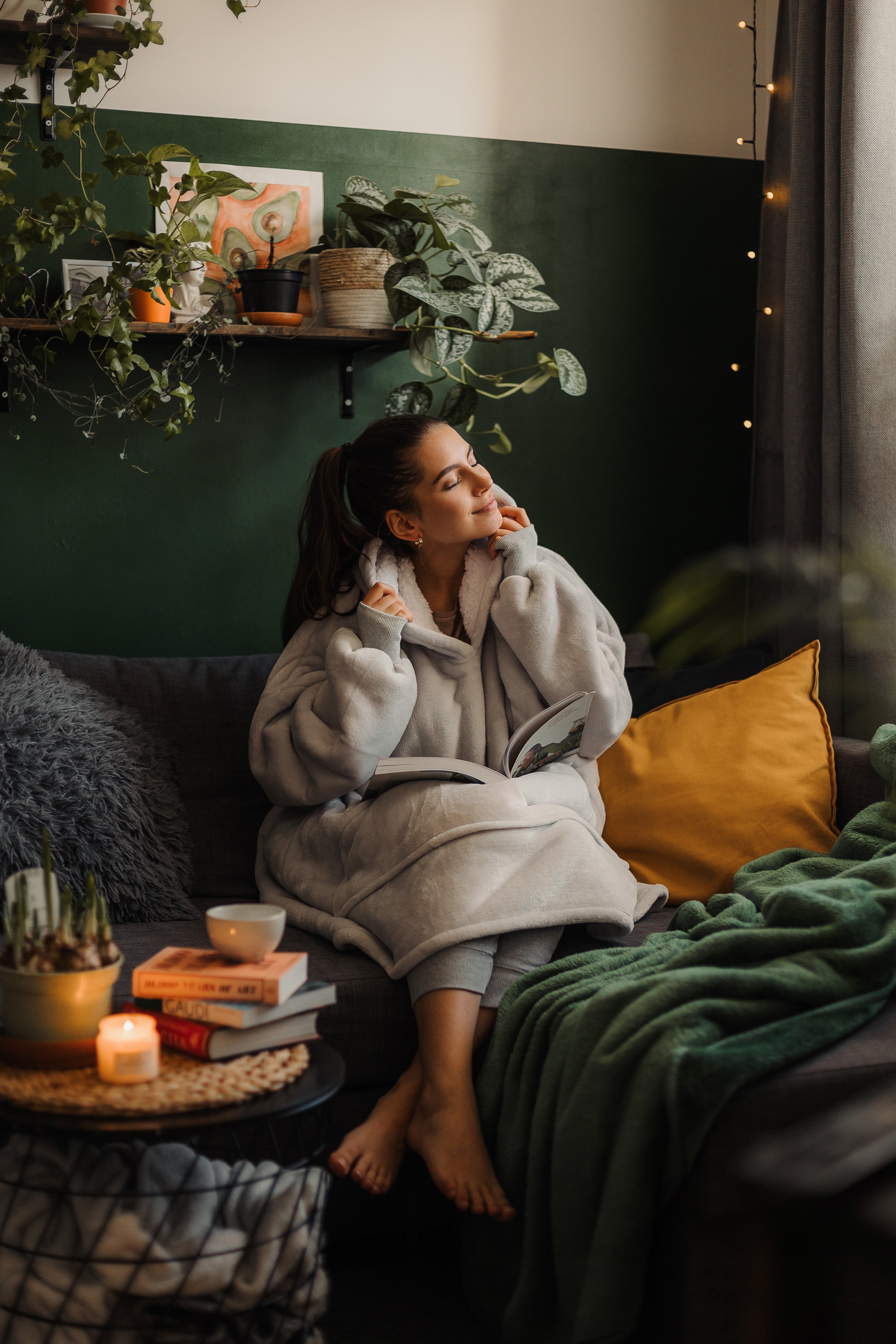 5 Reasons to LOVE our Hooded Blankets